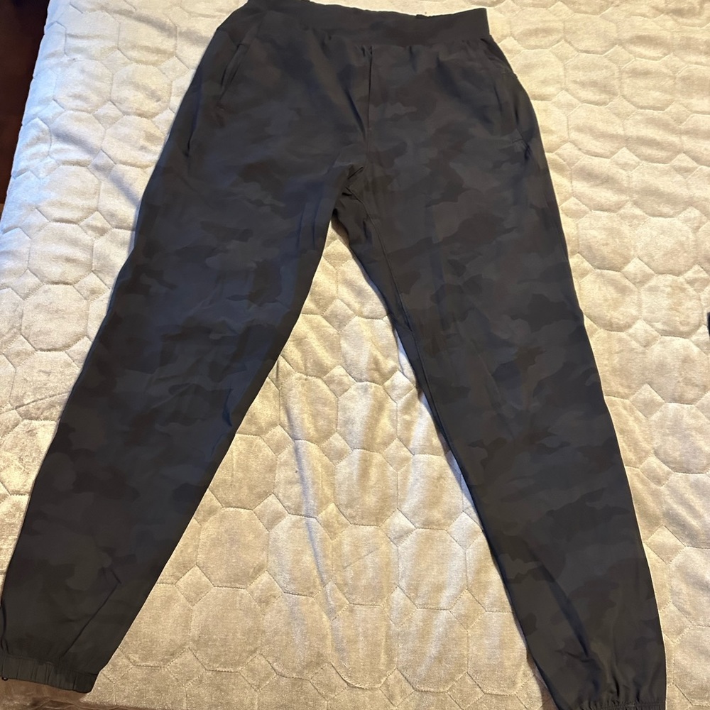 Lululemon surge jogger